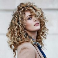 Is it OK to mousse curly hair everyday?